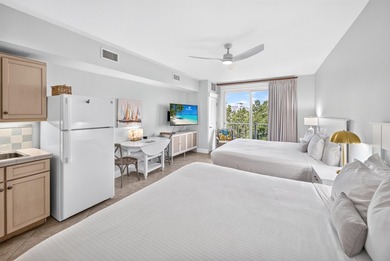 Perched on the 5th floor, this bay-facing studio offers stunning - photo 2