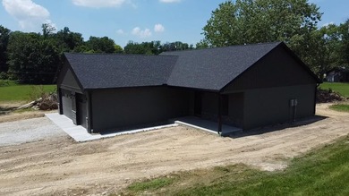 Brand New Construction Near the Lake! This beautiful 3-bedroom - photo 4