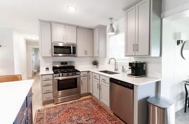 Beautifully remodeled home (2021) with Arkansas River views - photo 12
