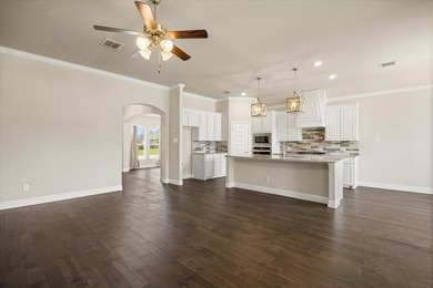 Discover the perfect blend of modern elegance and small-town - photo 12