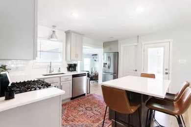 Beautifully remodeled home (2021) with Arkansas River views - photo 13