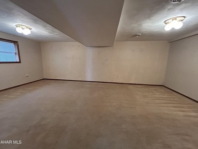 Welcome home to this spacious 3-bedroom, 1.5-bath bi-level - photo 22