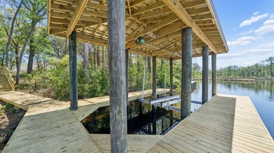 Wake up to the sound of still water and birdsong on this - photo 45