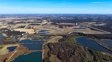 Finding nearly 1,000 acres of productive ranch land this close - photo 7