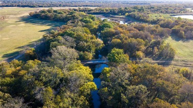 Finding nearly 1,000 acres of productive ranch land this close - photo 9