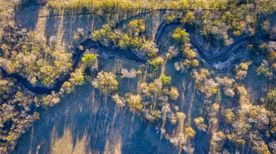 Finding nearly 1,000 acres of productive ranch land this close - photo 10