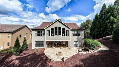 Welcome to your private retreat in the prestigious, gated Lake - photo 9