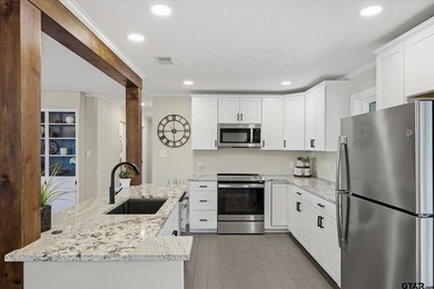 Discover the perfect blend of tranquility and style with this - photo 6