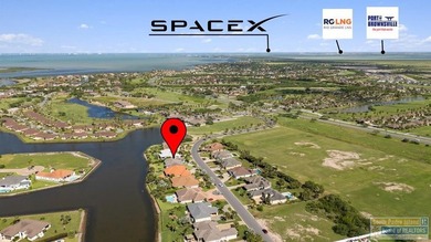 Beautiful custom-built 3BR/3.5BA lakeside home in the South - photo 3