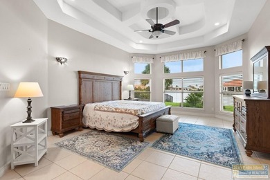 Beautiful custom-built 3BR/3.5BA lakeside home in the South - photo 8