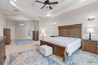 Beautiful custom-built 3BR/3.5BA lakeside home in the South - photo 9