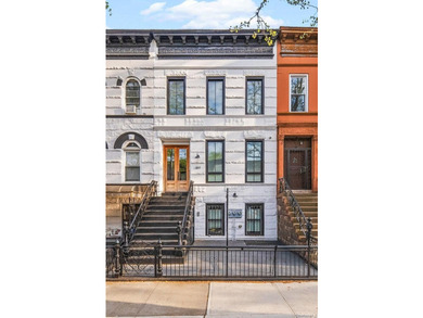 Set along a charming, tree-lined stretch of Bedford-Stuyvesant - photo 1