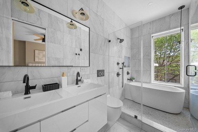 Set along a charming, tree-lined stretch of Bedford-Stuyvesant - photo 8