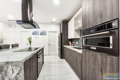 Beautiful two-story property offering 3 bedrooms and 2.5 baths - photo 7