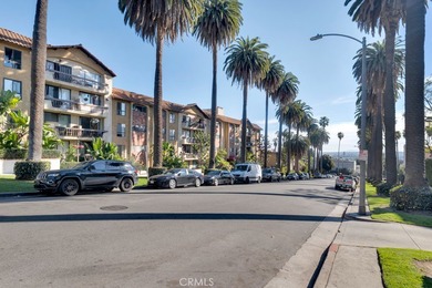 Come home to a modern, quiet condo in a neighborhood that offers