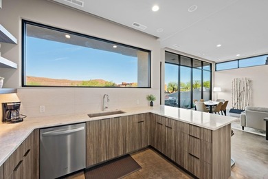 EQUITY GOLF MEMBERSHIP INCLUDED. Beautiful brand-new home - photo 17