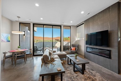 EQUITY GOLF MEMBERSHIP INCLUDED. Beautiful brand-new home - photo 19