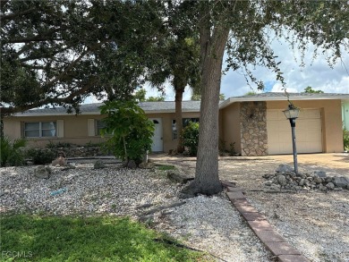 Rotonda West Lakes and Canals Home For Sale in Rotonda West Florida