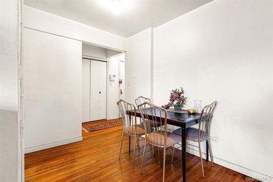 Prime Location - Spacious 1 Bedroom with Southern Exposure, Low - photo 4