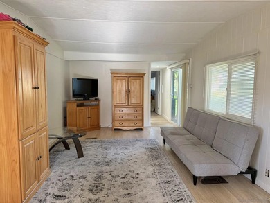 Fully remodeled 2-bedroom, 1 bathroom manufactured home - photo 5
