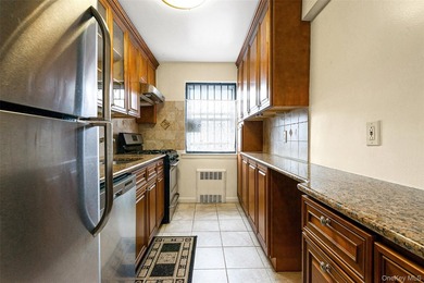 Prime Location - Spacious 1 Bedroom with Southern Exposure, Low - photo 6