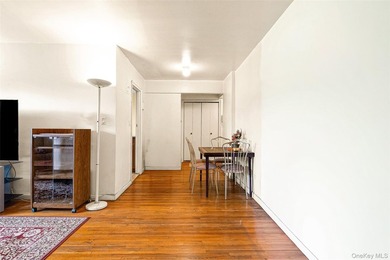 Prime Location - Spacious 1 Bedroom with Southern Exposure, Low - photo 9