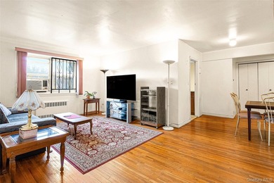 Prime Location - Spacious 1 Bedroom with Southern Exposure, Low - photo 10