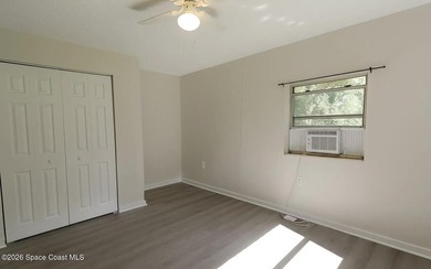 INVESTORS DREAM!!! 2 Spacious units in this beautifully updated - photo 17