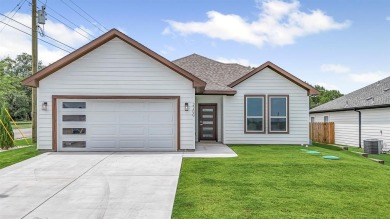 Lake Home For Sale in Granbury, Texas