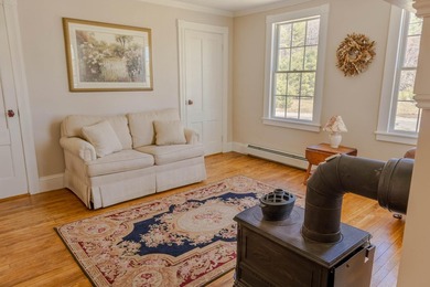 Some properties are simply rare. This one is a gem. Stretched - photo 45