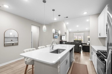 Spacious Garden Home with a private garage and a back porch - photo 7