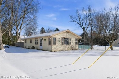 Sylvan Lake Home Sale Pending in Keego Harbor Michigan