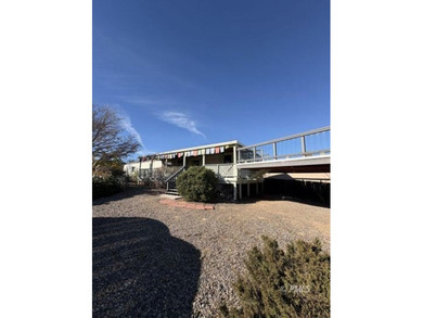 Lake Home For Sale in Greenehaven, Arizona