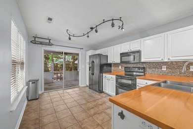 Welcome to this super cute 3-bedroom, 2-bathroom home perfectly - photo 13