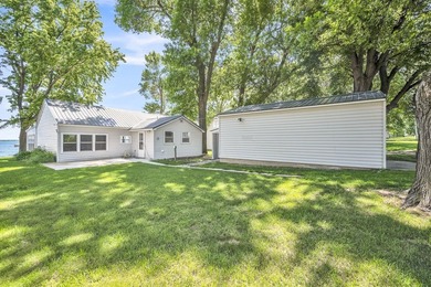 This 3 Bedroom cabin is refreshed and ready for you on one of - photo 22