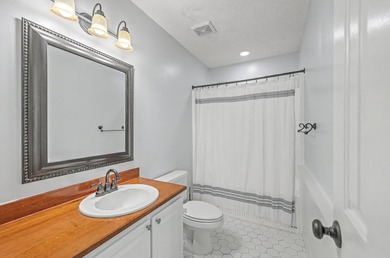 Welcome to this super cute 3-bedroom, 2-bathroom home perfectly - photo 24