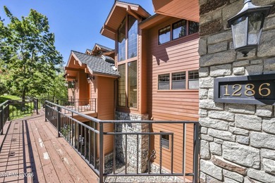 Experience the pinnacle of alpine luxury in this move-in ready - photo 5