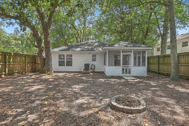 Welcome to this super cute 3-bedroom, 2-bathroom home perfectly - photo 30