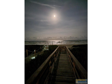 Luxury Beach front home. Unobstructed water views to enjoy the - photo 4
