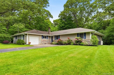 This is the home you've been waiting for! Flooded with natural - photo 2