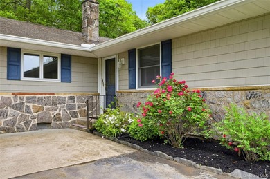 This is the home you've been waiting for! Flooded with natural - photo 5