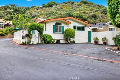 This beautiful 3 bedroom 3 bath beach cottage is complete with - photo 4
