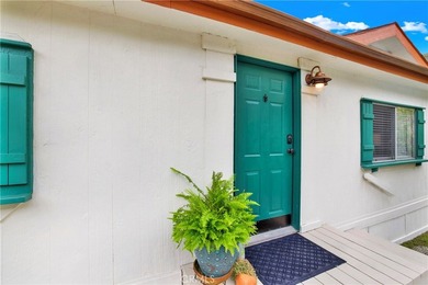 This beautiful 3 bedroom 3 bath beach cottage is complete with - photo 6