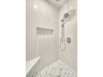 Welcome to this stunning custom-built new construction home - photo 17