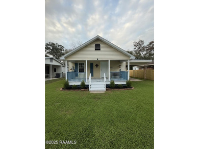 Vermilion River - Vermilion Parrish Home For Sale in Abbeville Louisiana