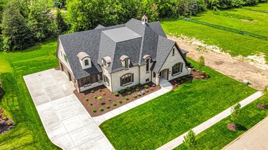 Welcome to this stunning custom-built new construction home - photo 44