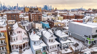 Hudson River Home For Sale in Union City New Jersey