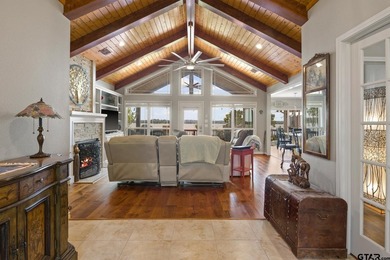 Welcome to this exceptional waterfront retreat on Lake Bob - photo 3