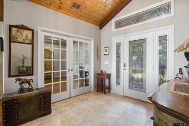 Welcome to this exceptional waterfront retreat on Lake Bob - photo 4