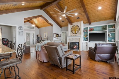 Welcome to this exceptional waterfront retreat on Lake Bob - photo 10